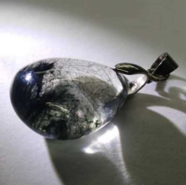npdrt38-green-rutilated-quartz-pendant-1528116322401.jpg