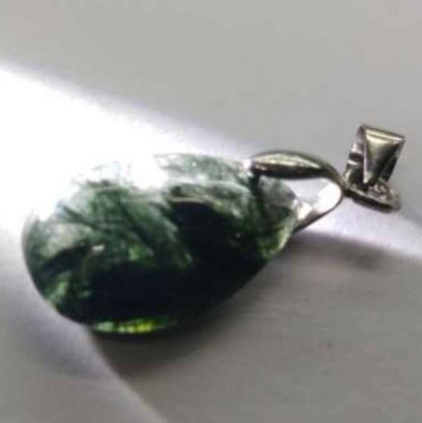 npdrt39-green-rutilated-quartz-pendant-1528116851759.jpg