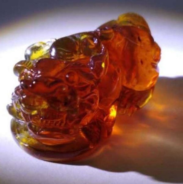 npdab16-myanmar-amber-pendant-(pi-xiu)-1538113736241.jpg