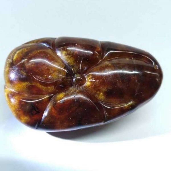 npdab23-myanmar-amber-pendant-pond-of-gold-fish-full-of-gold-coins-1538459361500.jpg